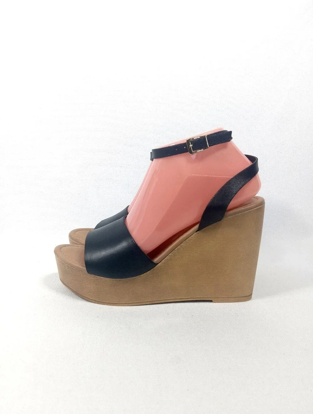 STEVE MADDEN Black Wedge Platform Sandals with Ankle Strap Women's Size 8.5